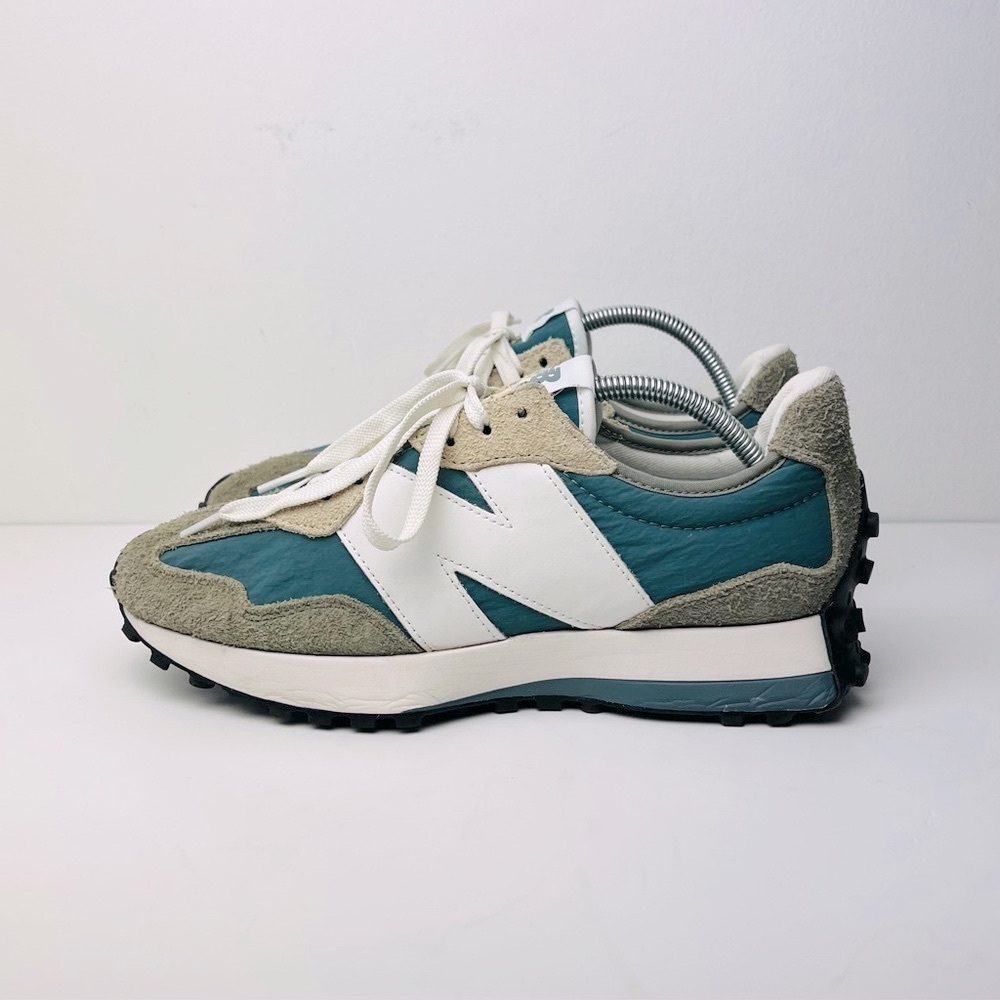New Balance 327 Vetiver Trooper Size 10 (MS327CR)